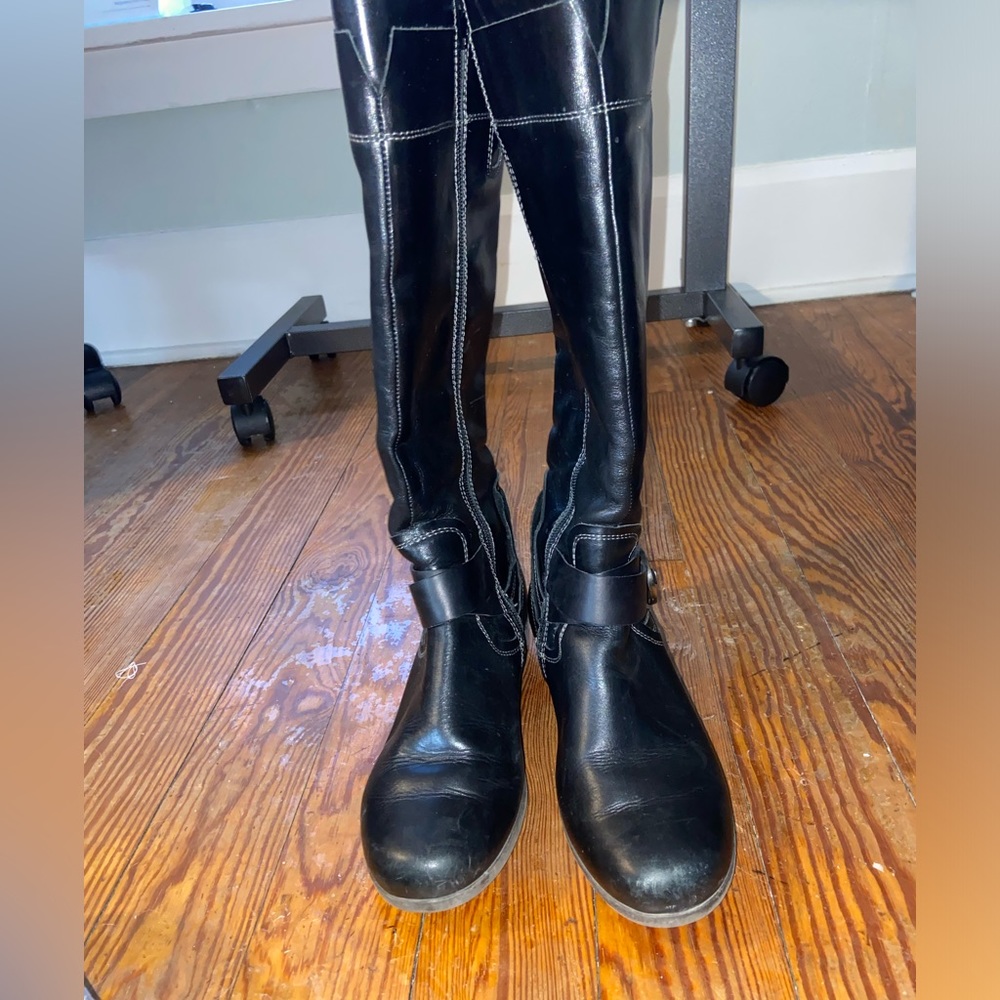 Pikolinos tall black boots
